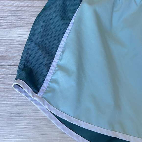 NIKE dri-fit running shorts size S EUC - Picture 4 of 15